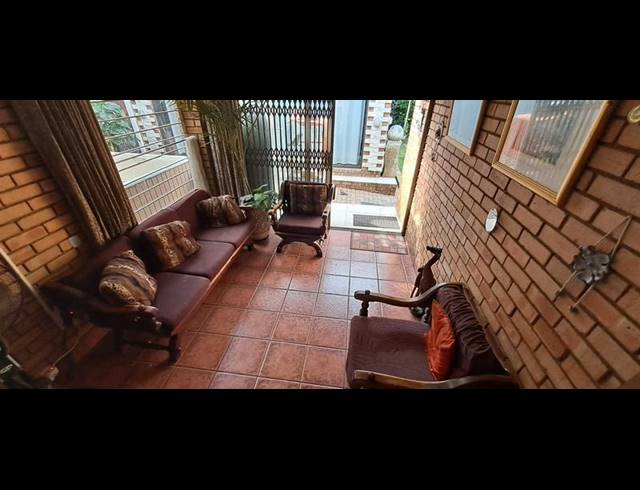 5 BEDROOM HOUSE FOR SALE IN GHOLFSIG